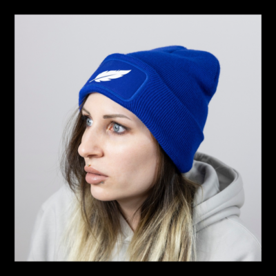 Bonnet Bleu avec Plume en blanc – Image 5