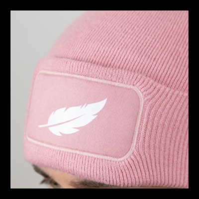 Bonnet Rose avec Plume en blanc – Image 2