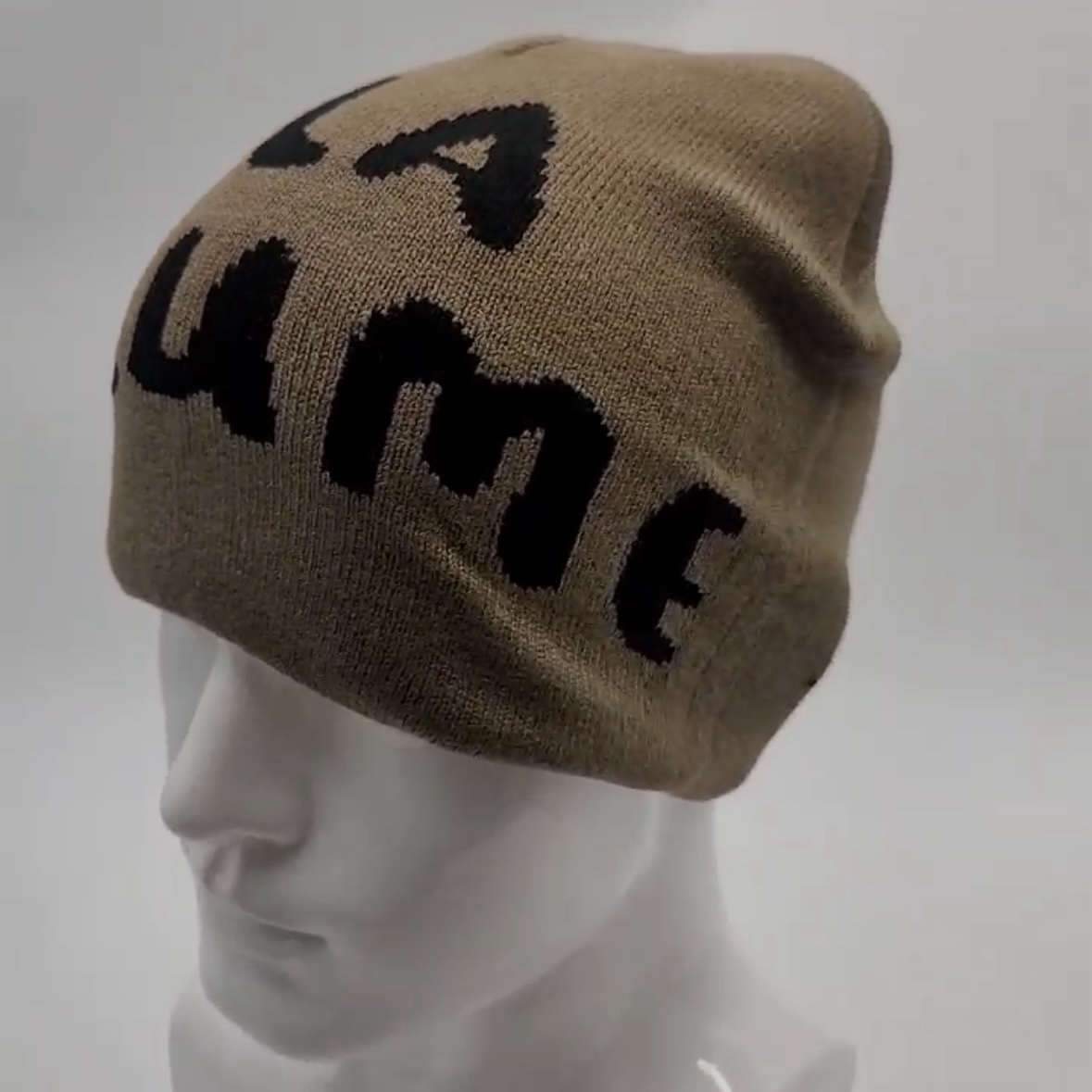 Bonnet en tricot kaki et noir – La Plume