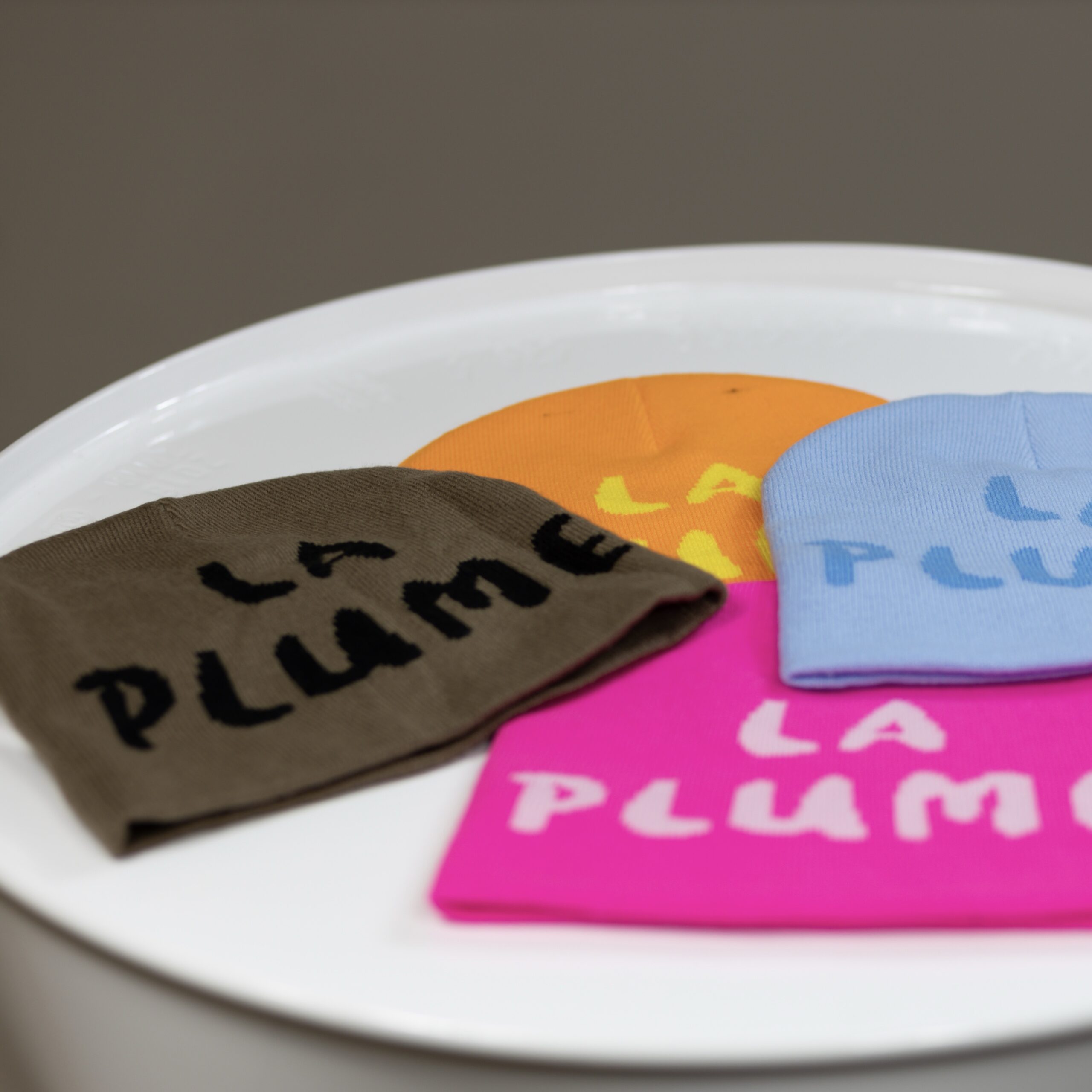 Bonnet en tricot kaki et noir – La Plume – Image 3