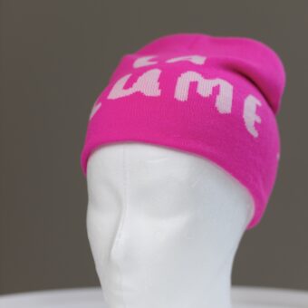 Bonnet en tricot rose et blanc – La Plume