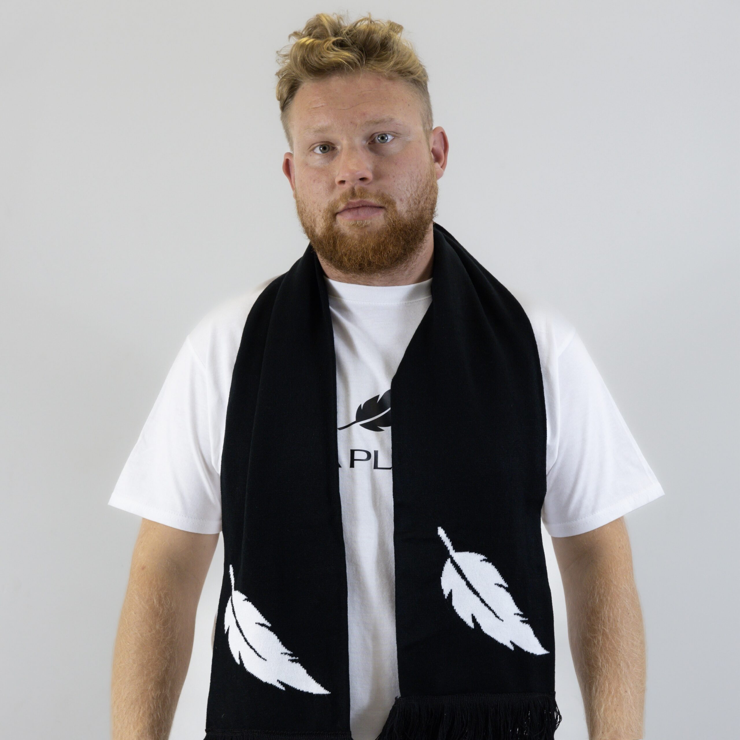 Écharpe en tricot noir et blanc – La Plume – Image 6